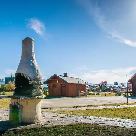 Pohoda 410 Village Tatralandia S 1 Spalnou 1 Obyvackou A 1 Izbou V Podkrovi * Liptovský Mikuláš